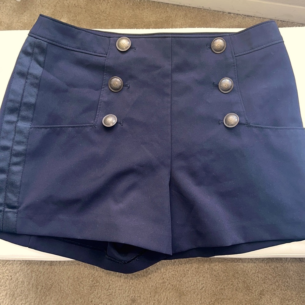 Women’s size 4 Disney shorts